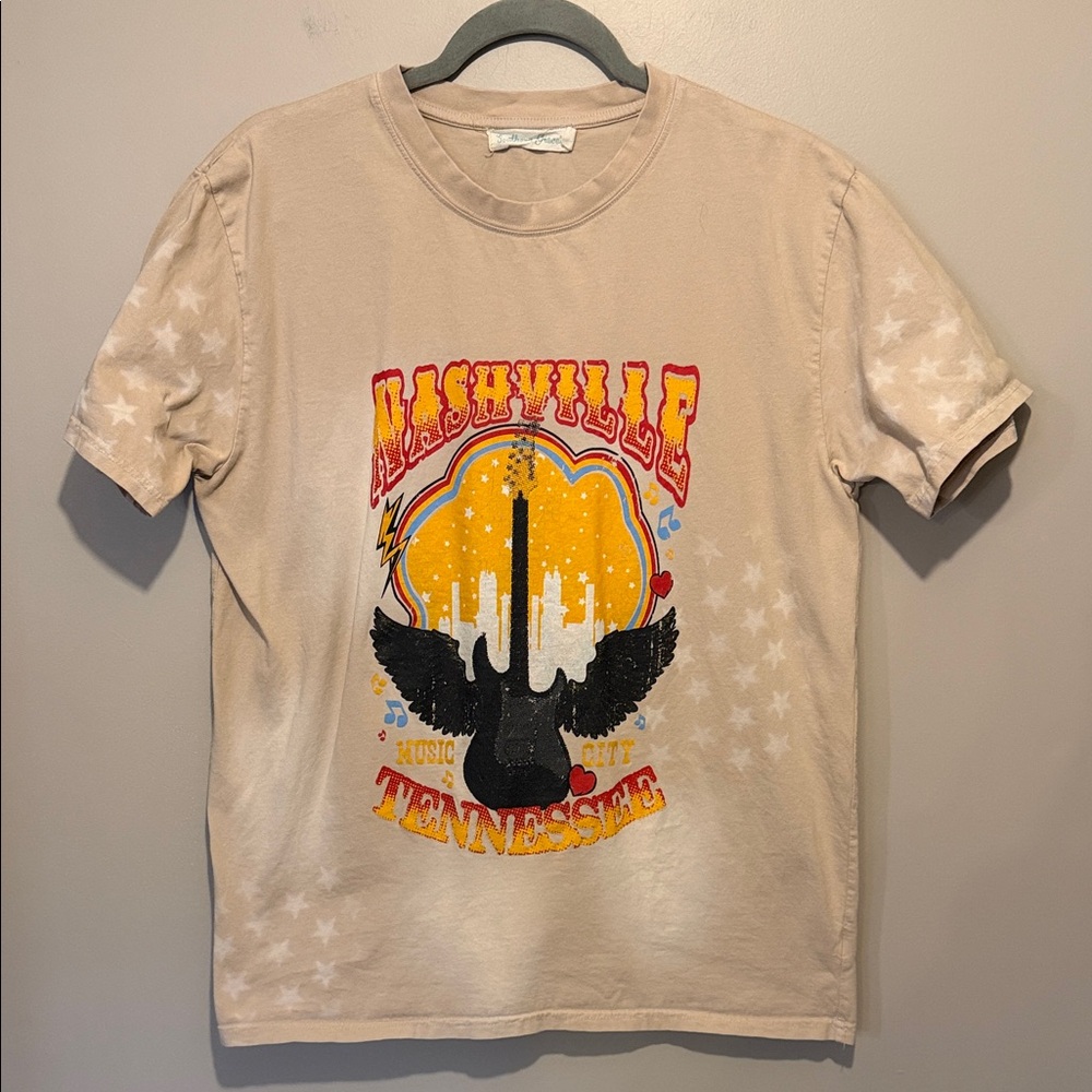 Nashville graphic Tee size medium Tan